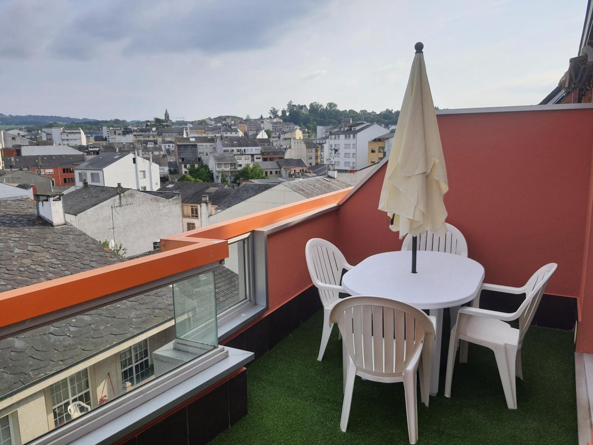 Duplex Axl Lägenhet Sarria Exteriör bild