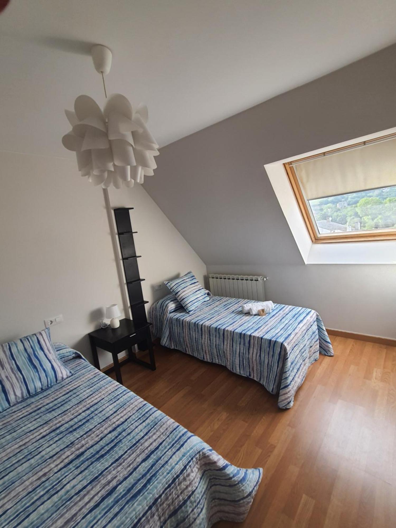 Duplex Axl Lägenhet Sarria Exteriör bild